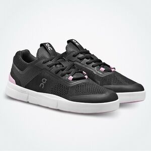 On Running the Roger spin size 8 women’s black and pink